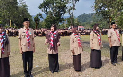 Apresiasi atas Pengabdian: Ibu Fatmawati Terima Tanda Penghargaan Orang Dewasa (TPOD) dari Kwarcab Pramuka Kota Padang