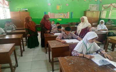 Bukan Sekadar Monitoring: Pengawas MI Apresiasi Sistematisnya UM di MIN 2 Kota Padang