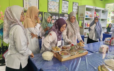 Kreatif dan Berbudaya, MIN 2 Kota Padang Gelar Lomba Kebersihan Kelas dan Hantaran Adat Bagi Guru dan Tenaga Kependidikan